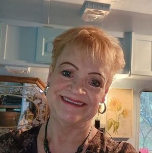 Meet your Posher, Deborah